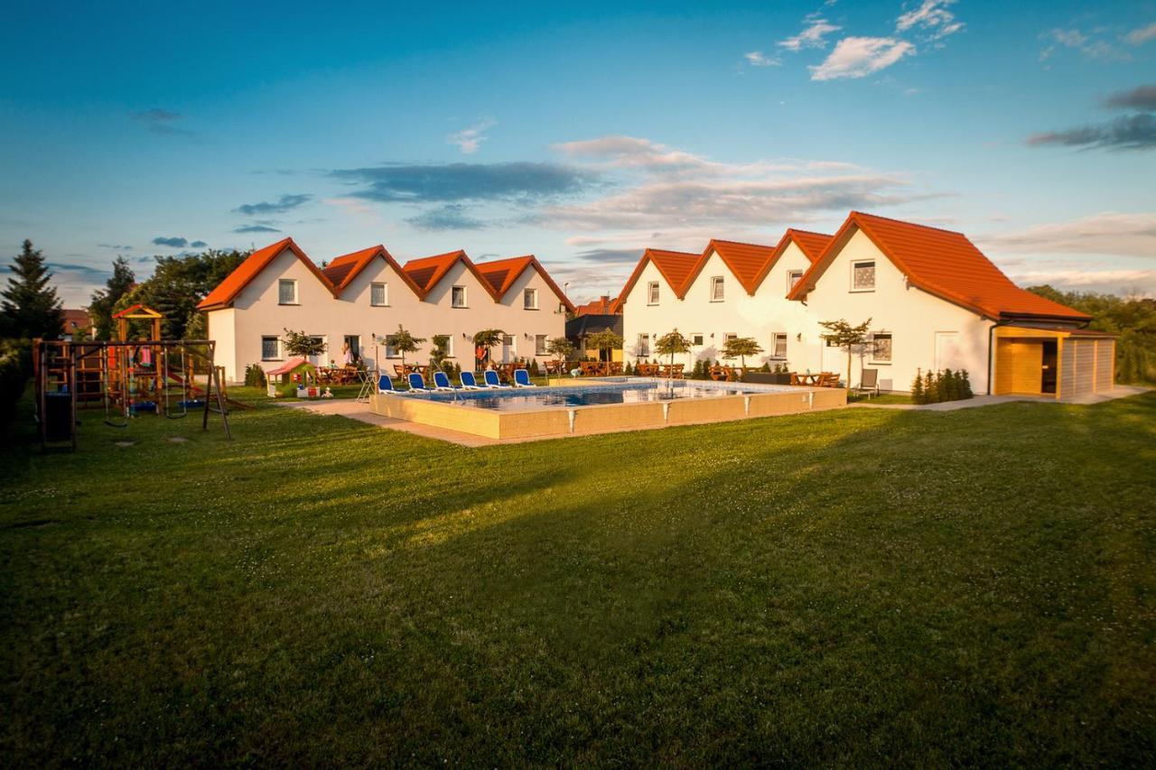 Aqua Fun Domki Z Basenem Дарлово Екстер'єр фото