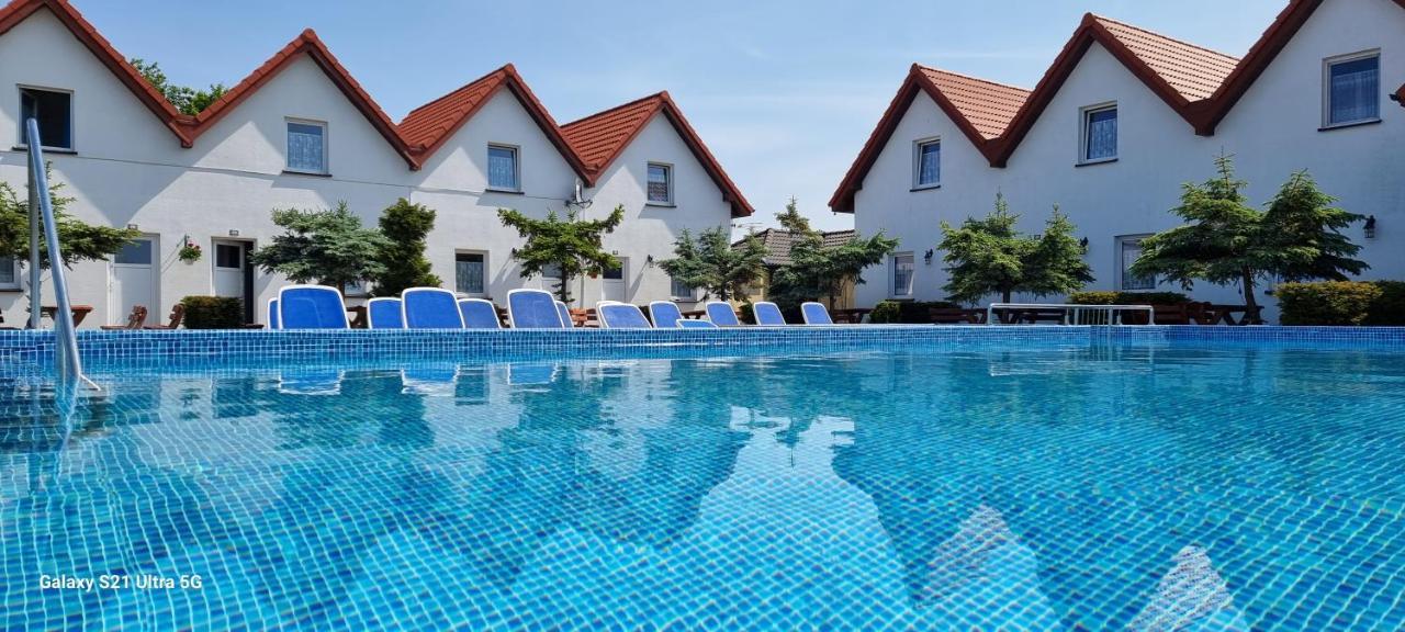 Aqua Fun Domki Z Basenem Дарлово Екстер'єр фото